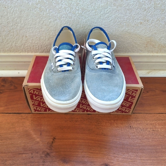 Vans - Picture 2 of 4